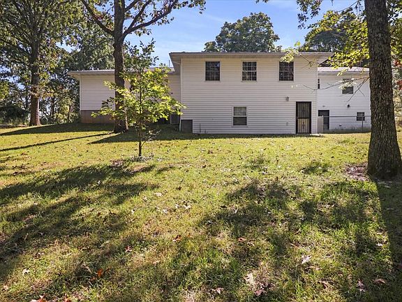 3rd image of 44 Dogwood Cir