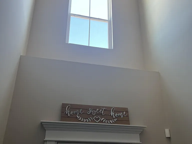 460 Thorp Cir — Photo 3