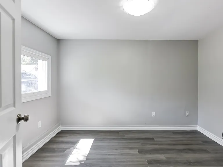 138 Memorial Ave #A — Photo 9