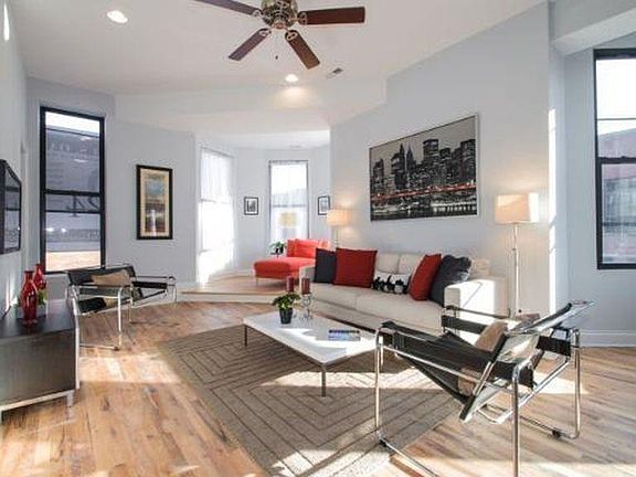 3rd image of 2354 S Oakley Ave APT 3A