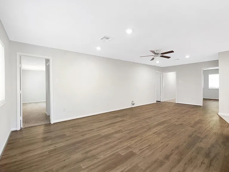 5830 Ettrick Dr — Photo 7
