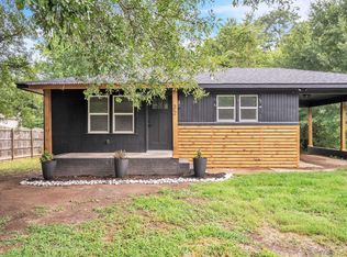 32 Park St, Pelzer, SC 29669