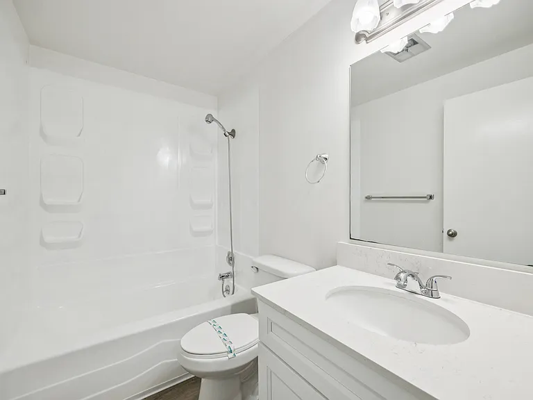 Village At Creekside Townhomes — Photo 39