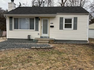 4308 Saint Agnes Ln, Saint Ann, MO 63074