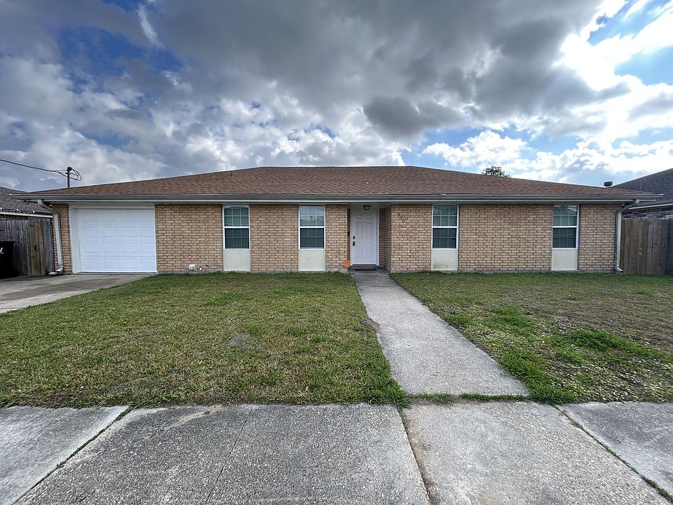 1st image of 3301 Pecan Dr #1