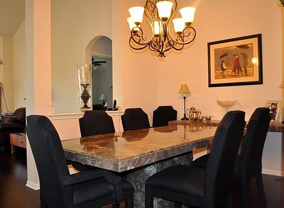 5th image of 607 Stansted Manor Dr