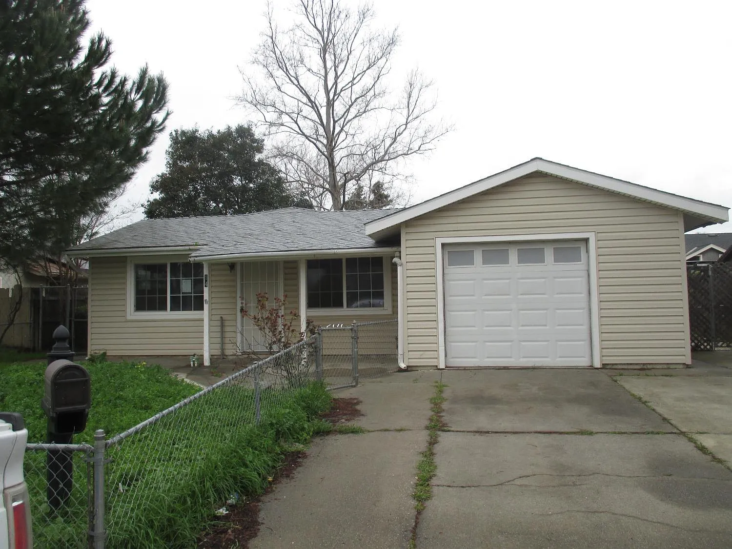 14 Kern Ave photo 1