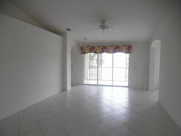 5th image of 12458 Crystal Pt Dr Unit 202