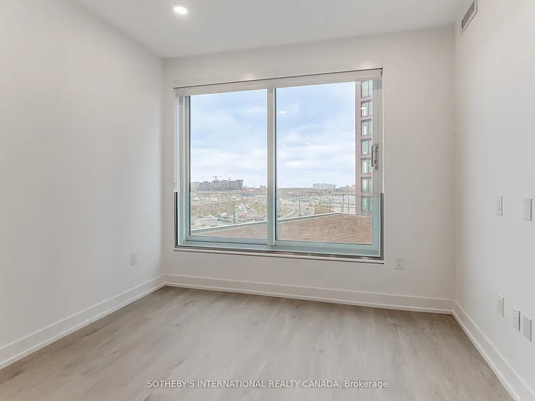 31 Garden Ave #1001 — Photo 5