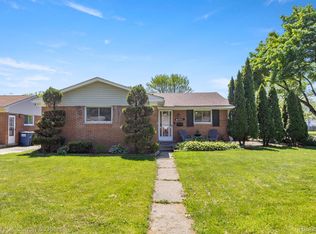 30053 Malvern St, Westland, MI 48185