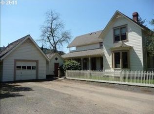 39040 McKenzie Hwy, Springfield, OR 97478