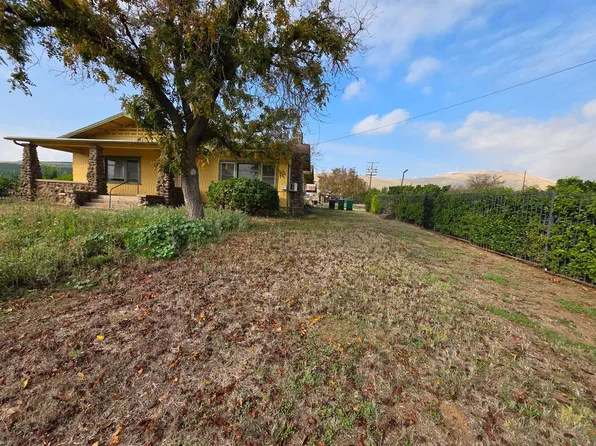 35793 Millwood Dr, Woodlake, CA 93286