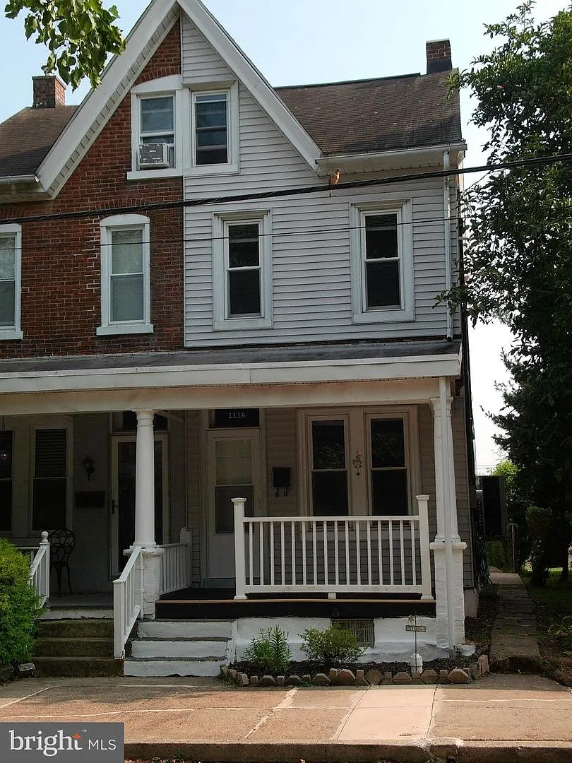 1116 Queen St photo 1