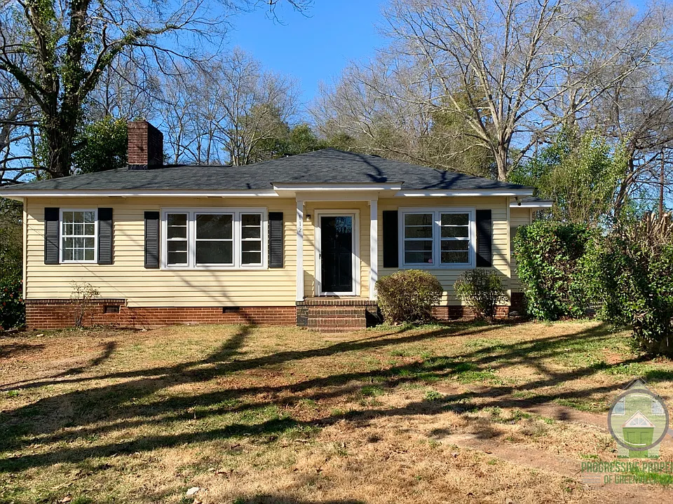 112 James Dr