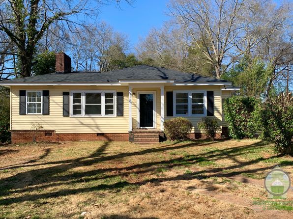 112 James Dr