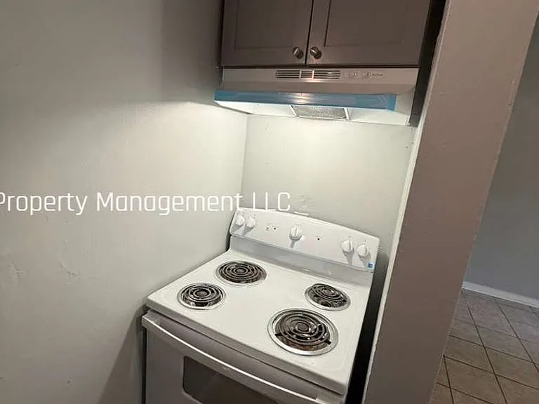 1919 E Mulberry Dr #2 — Photo 4