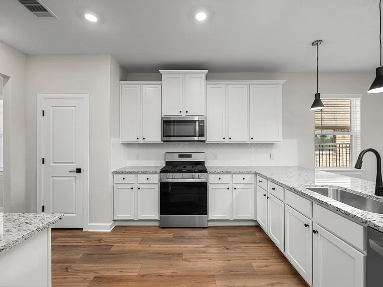 3052 Sorrento Hill Dr — Photo 3