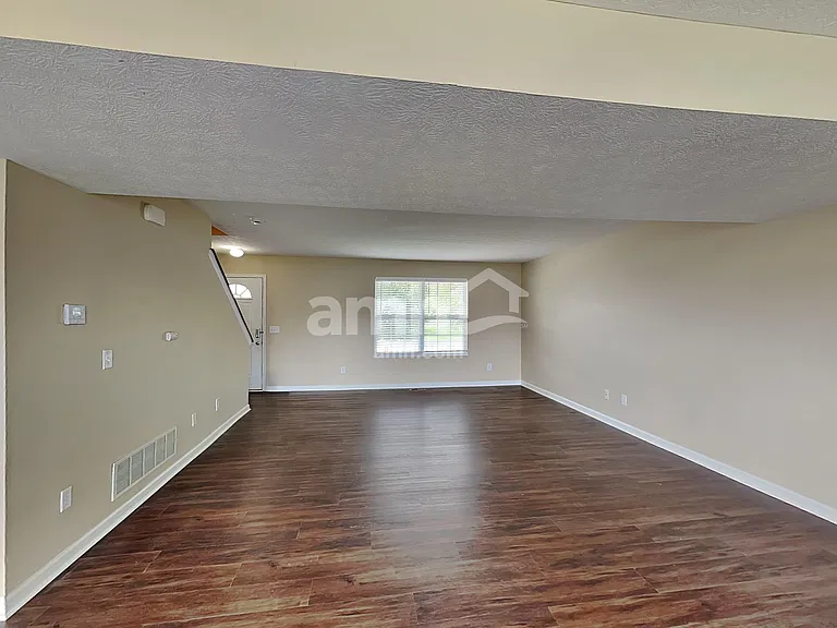 575 Virginia St — Photo 6