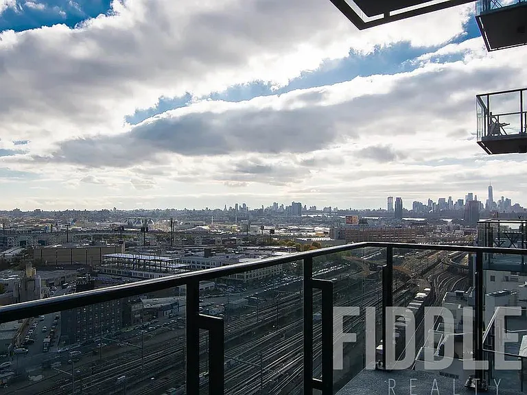 4441 Purves St #2106 — Photo 5