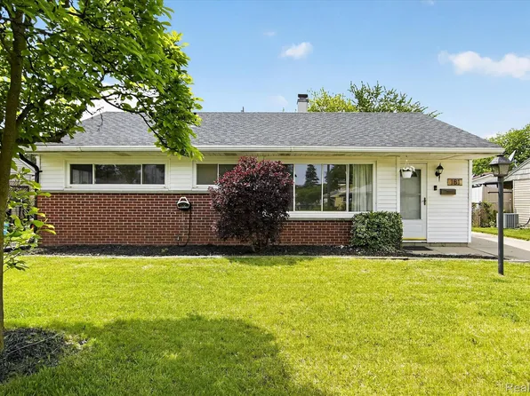 181 Brandt St, Garden City, MI 48135