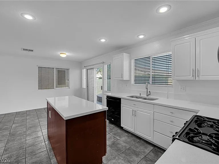 8915 Sandy Slate Way — Photo 10
