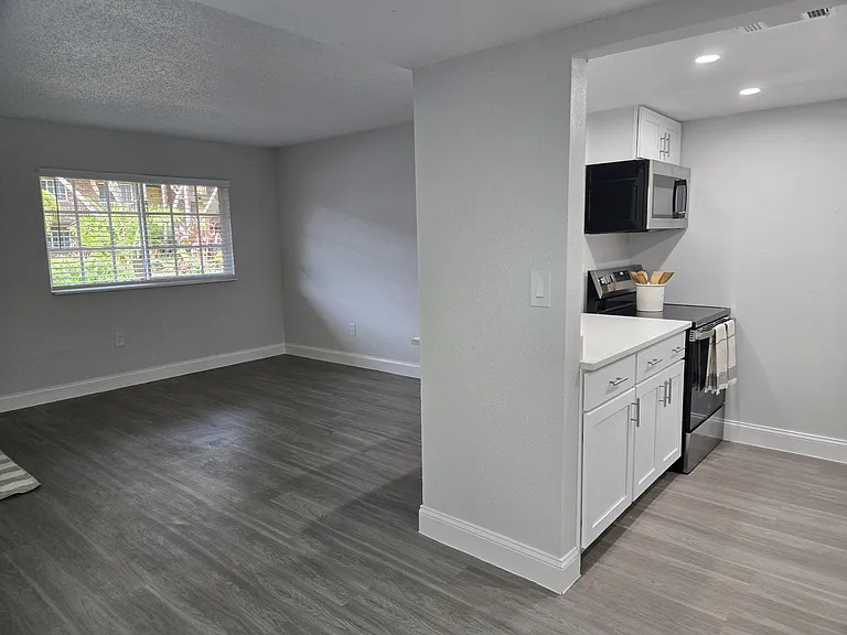Veranda Flats — Photo 20
