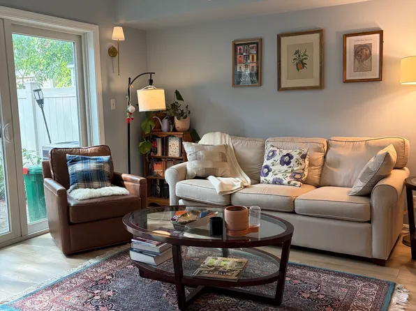 1008 Windsor Dr #D-1008, Framingham, MA 01701