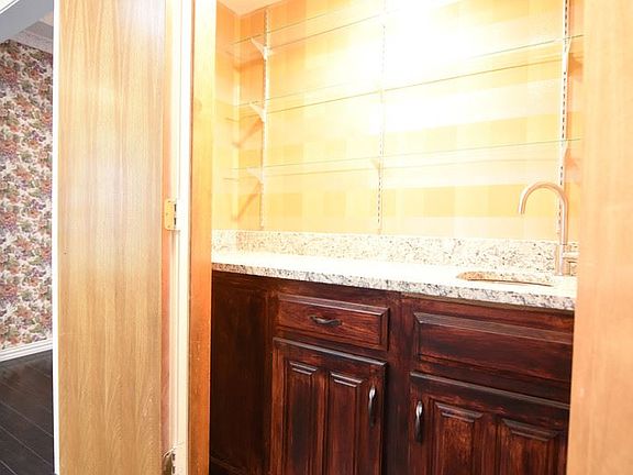 5th image of 4404 Danbury Ct
