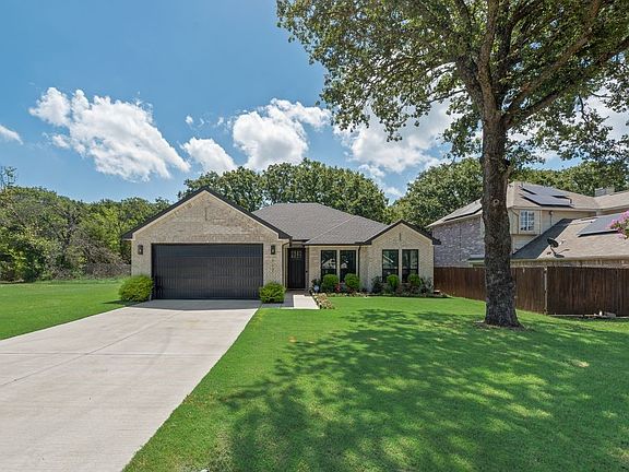 2nd image of 112 Indian Oaks Trl