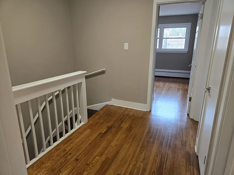 7647 N Greenview Ave — Photo 12