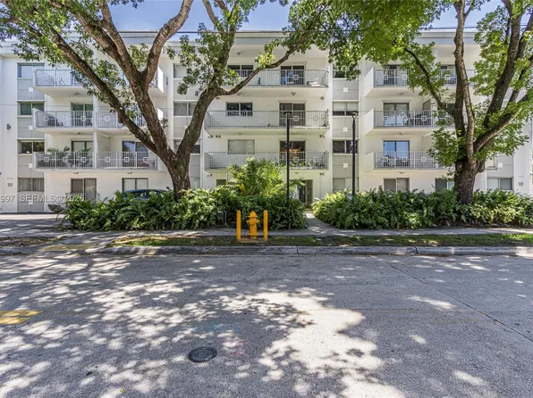 445 SW 11th St APT 102, Miami, FL 33130