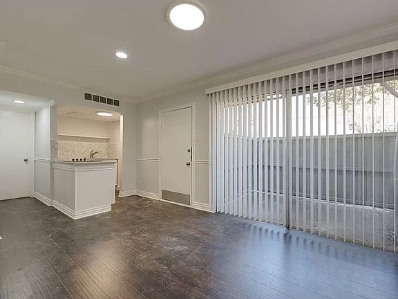 4th image of 7705 Meadow Park Dr APT 133