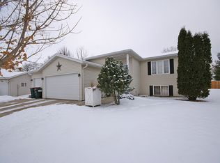 6113 Heidelberg Ln NW, Rochester, MN 55901