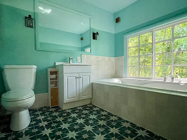 5900 Sylvan Rd — Photo 17
