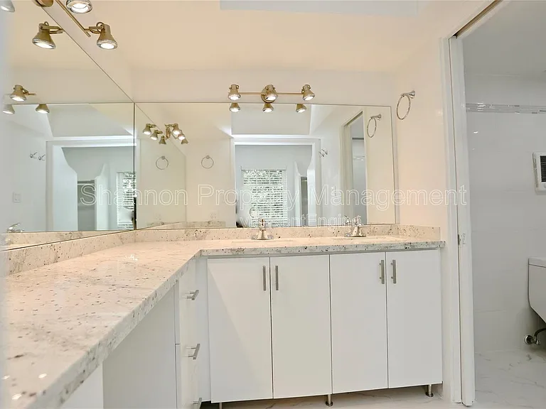 2824 Briarhurst Dr #16 — Photo 11