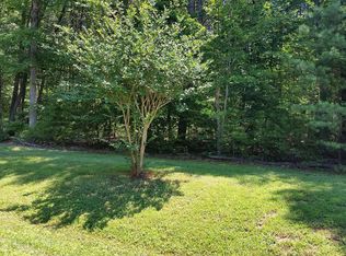 17 Baywood Dr, Moneta, VA 24121