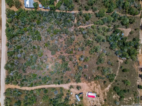 934 Mills Ranch Rd, Pleasanton, TX 78064