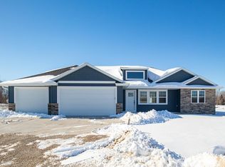 3767 Pierce Ln, Oshkosh, WI 54904