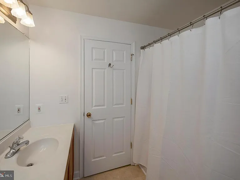 110 Parliament St — Photo 36