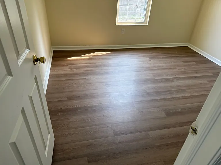 1023 Butler Ln — Photo 6