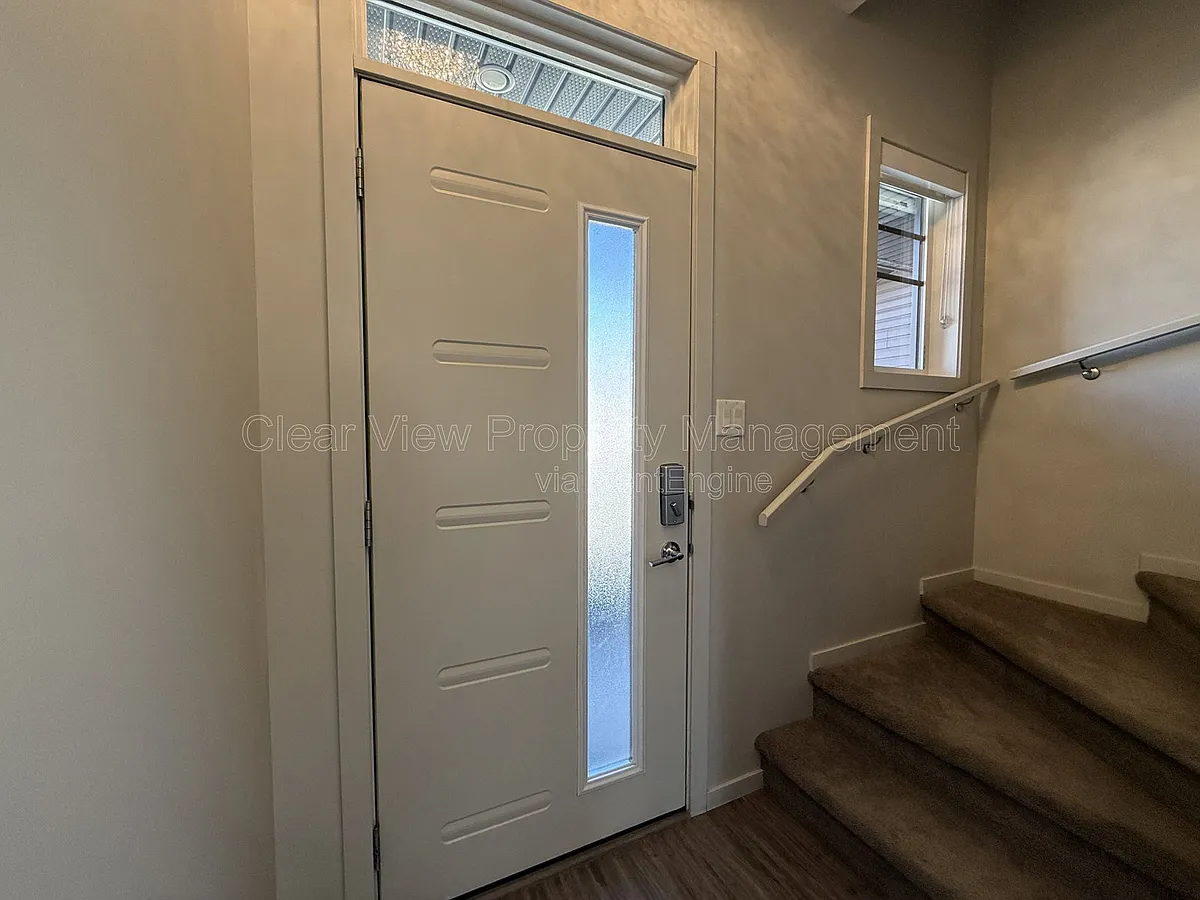 Building Photo - 458 Highlands Blvd W #4