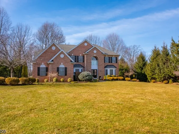 4 Devonshire Dr, Randolph Twp., NJ 07869