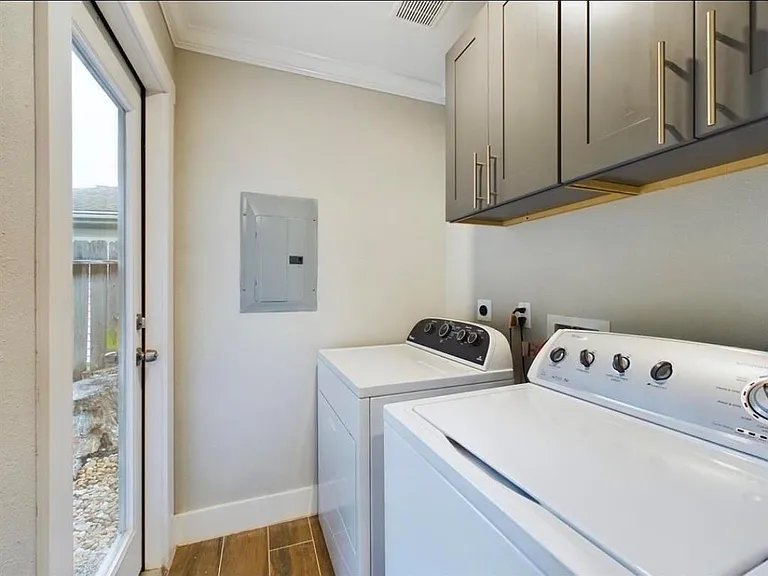 9007 Sharpcrest St — Photo 11