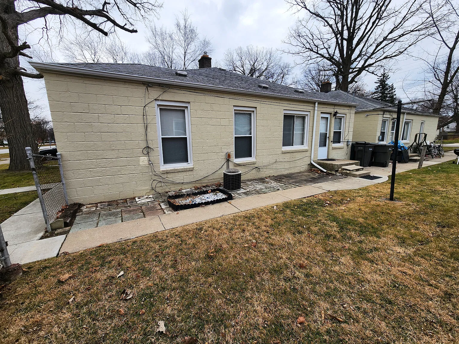 2 bed, 850 sqft, $1,200 — Photo 2