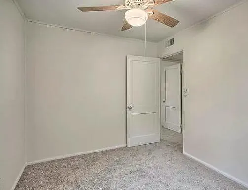208 Crystal Lake Dr — Photo 13