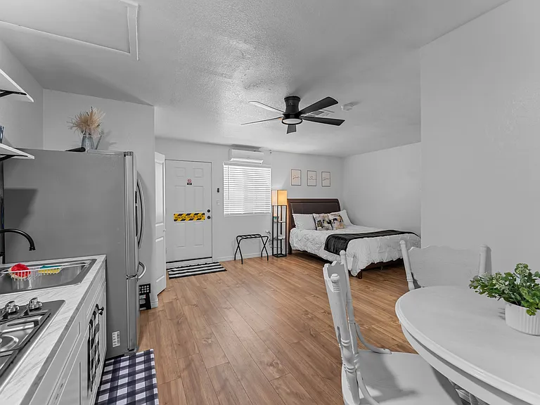 8742 W Meadowbrook Ave — Photo 31