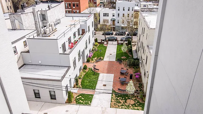 Rented by Nooklyn NYC LLC | media 48