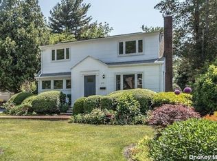 28 Circle Dr, Glen Cove, NY 11542