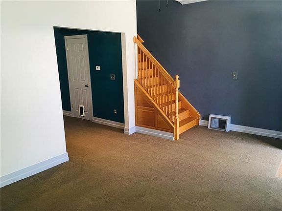 4th image of 422 Mace St