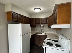 719 1st St S, Newton, IA